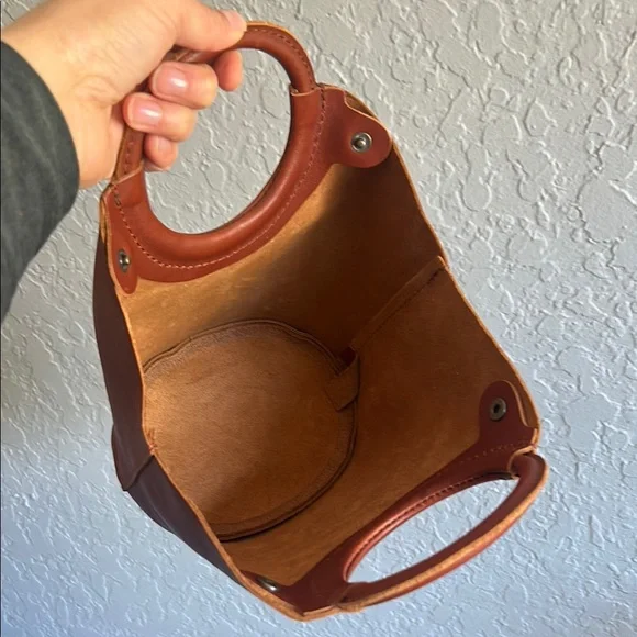 Portland Leather Milan Bag - Picture 4 of 6